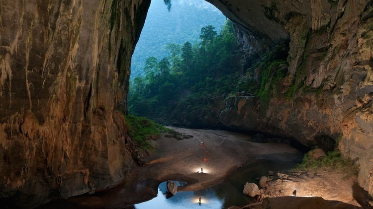 nature-doong-entrance