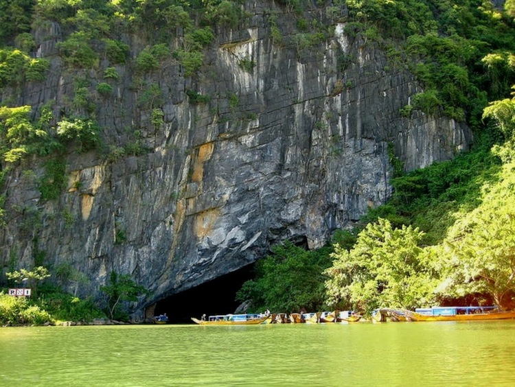 nature-doong-outside