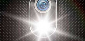 Here’s Why You Absolutely Need To Uninstall Your Phone’s Flashlight App