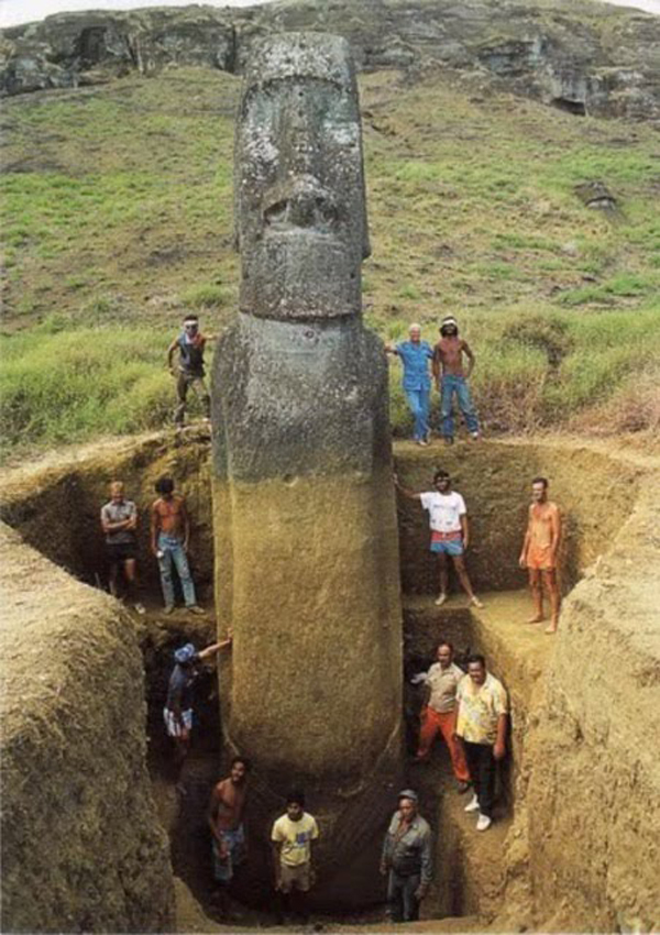 1436684061_easter-island-statue-bodies-2